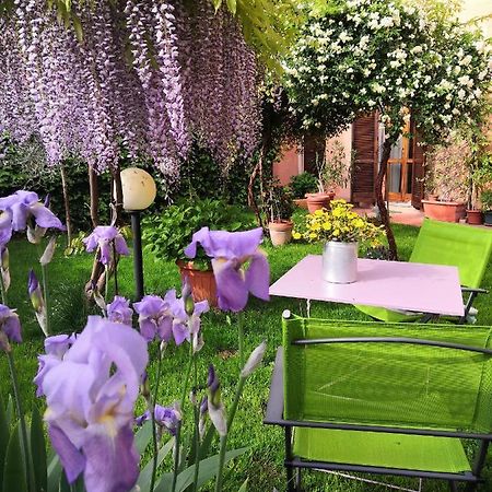Al Giardino Di Alice Bed & Breakfast Perugia Bagian luar foto