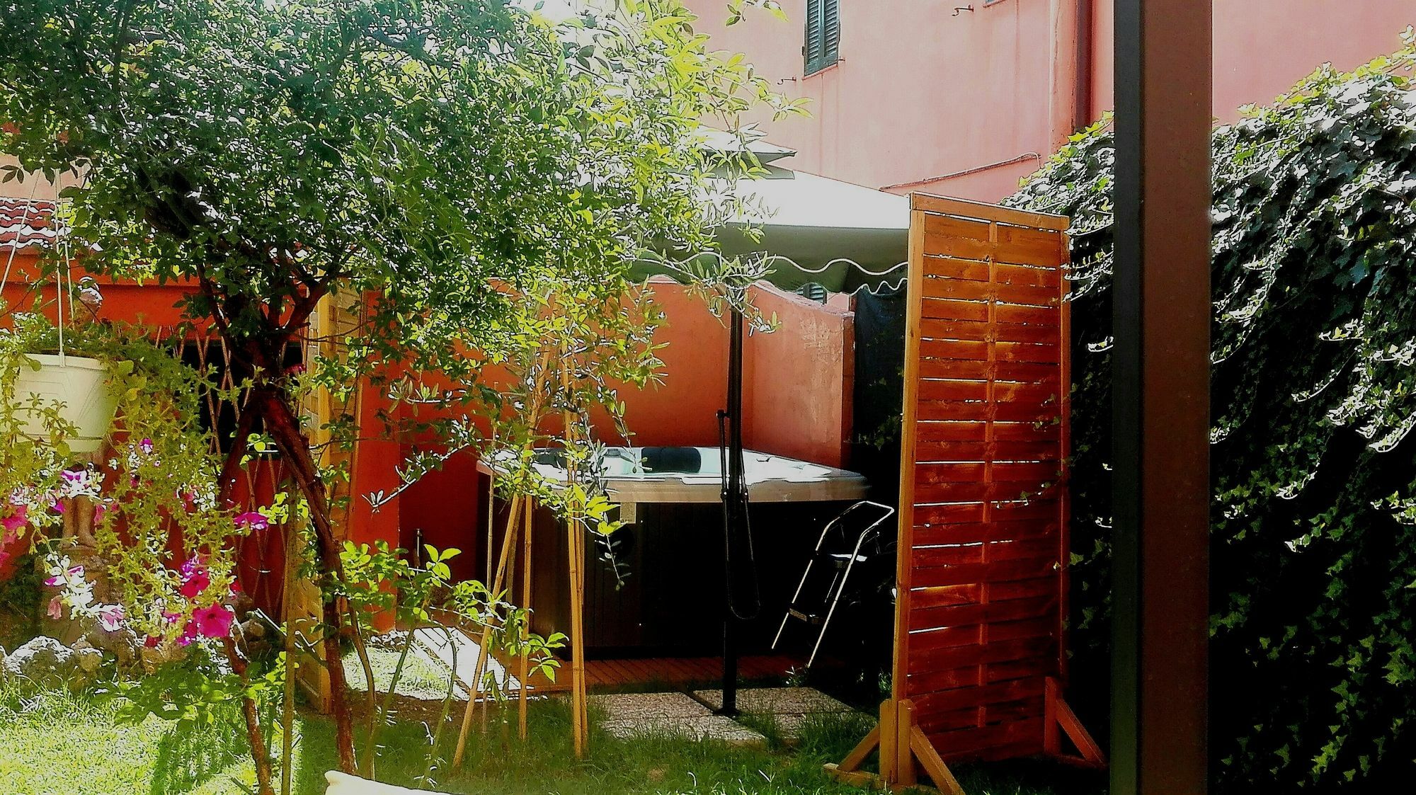 Al Giardino Di Alice Bed & Breakfast Perugia Bagian luar foto