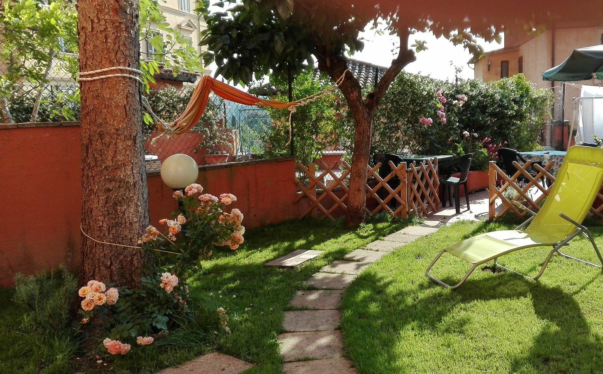 Al Giardino Di Alice Bed & Breakfast Perugia Bagian luar foto