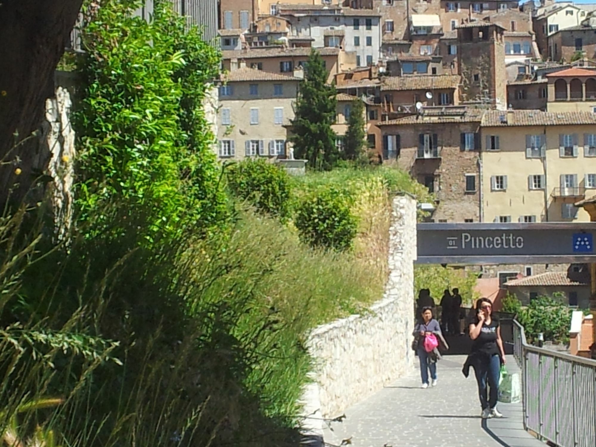 Al Giardino Di Alice Bed & Breakfast Perugia Bagian luar foto