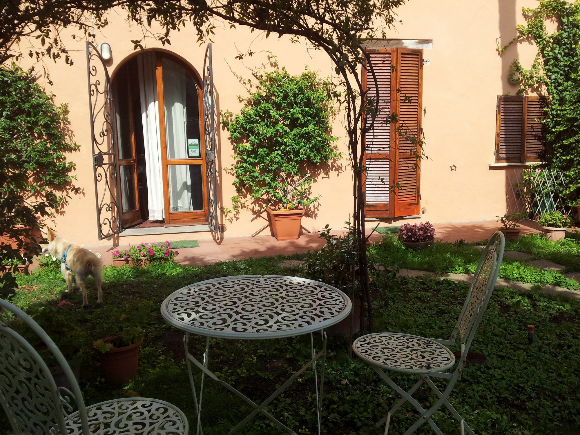 Al Giardino Di Alice Bed & Breakfast Perugia Bagian luar foto