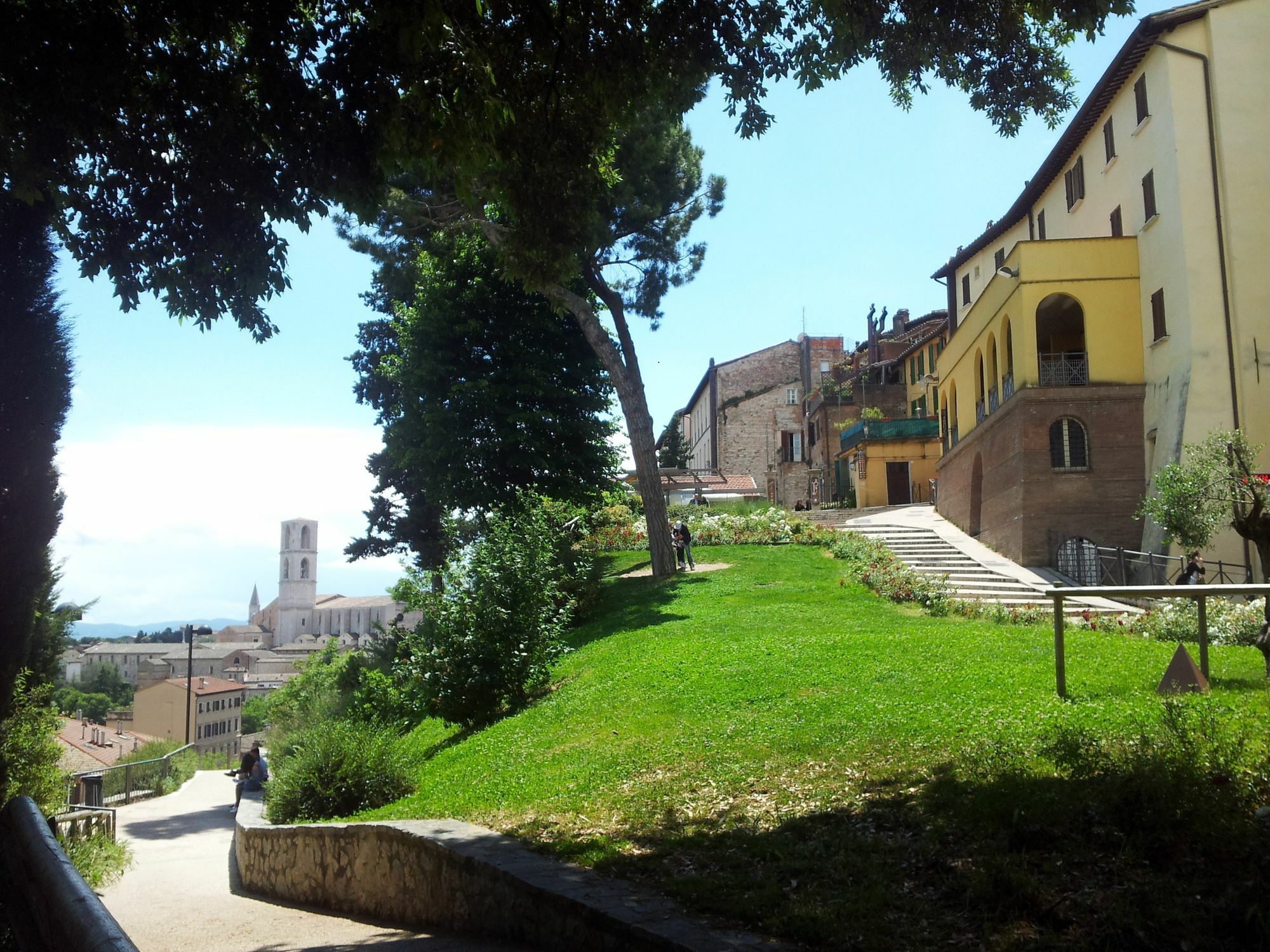 Al Giardino Di Alice Bed & Breakfast Perugia Bagian luar foto