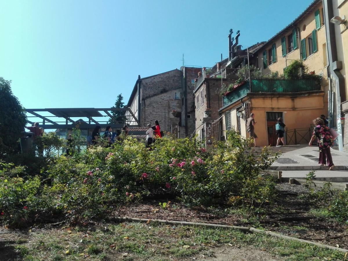 Al Giardino Di Alice Bed & Breakfast Perugia Bagian luar foto